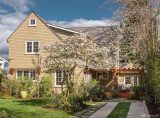 2716 10th Ave, Seattle, WA 98102-3924