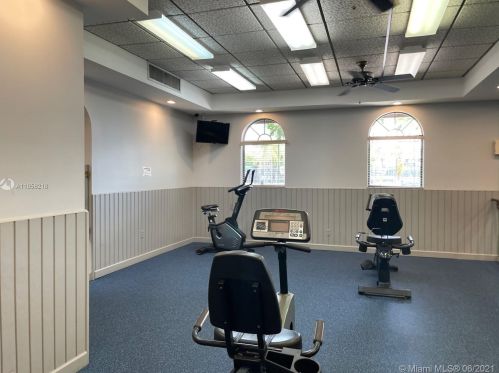 6244 175 Ter, Hialeah FL  33015-4437 exterior