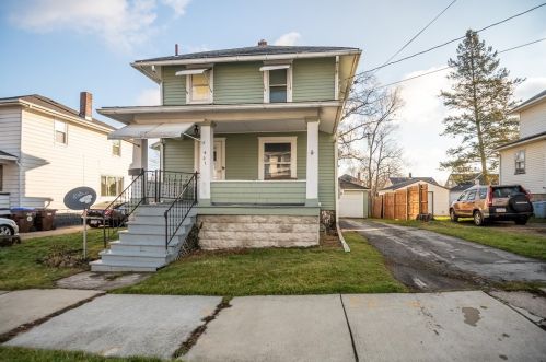 401 Mcclure Ave, Hermitage, PA 16146-4107