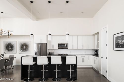 5036 Scottsdale Rd, Scottsdale AZ 85254-5161 exterior