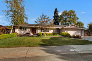 37 Springbrook Cir, Sacramento, CA 95831-2113