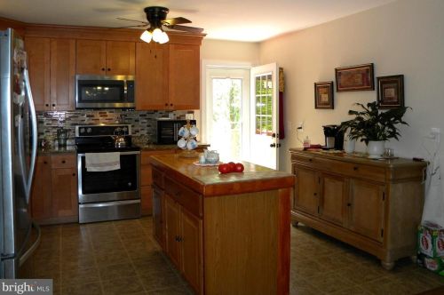 16461 Richmond Tpke, Bowling Green VA  22427-2207 exterior