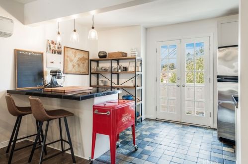 1703 Speyer Ln, Redondo Beach CA  90278-4729 exterior