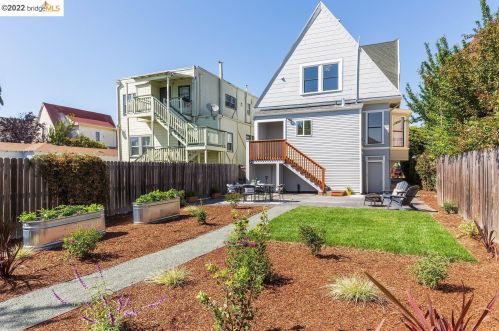 693 32 St, Oakland CA 94609-2932 exterior