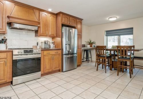 11 Kearny Dr, Wantage NJ  07461-3928 exterior