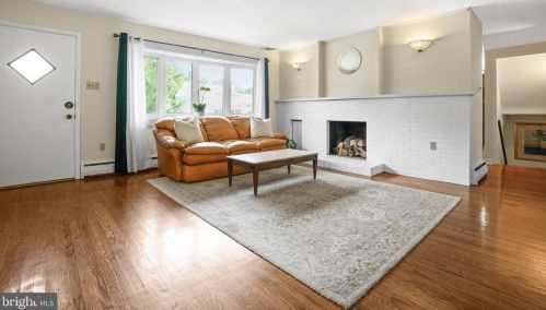 569 Crossfield Rd, Norristown, PA 19406-1607