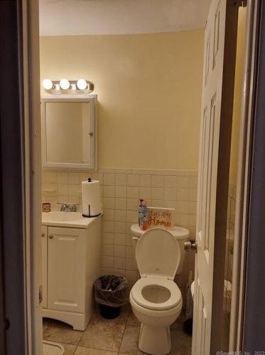 15 Horace St, Manchester CT 06040-6423 exterior