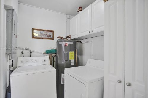 7215 15th Ave, Hialeah FL  33014-3805 exterior