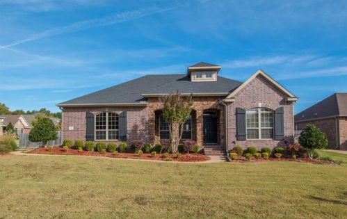 5600 Saint Candridge Dr, Fayetteville, AR 72703-8800
