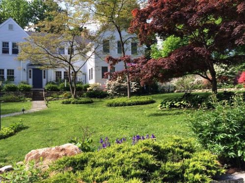 71 Elm Pl, New Canaan CT  06840-6308 exterior