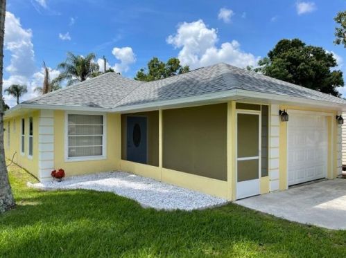 2825 1st Pl, Vero Beach, FL 32968-2549