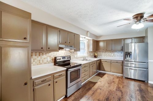 5174 Washington Waterloo Rd, Washington Ch OH  43160-8719 exterior