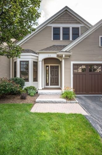 52 Graystone Cir, Winchester MA  exterior