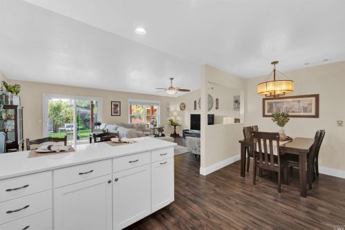 1000 Woodridge Dr, Vacaville CA  95687-6440 exterior