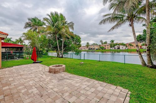 13040 52nd St, Hollywood FL  33027-5453 exterior