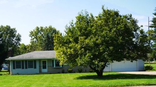 11411 Kent Ave, Hartville, OH 44632-8738
