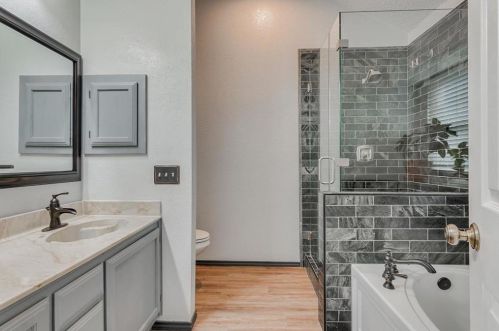 1401 Sedalia Ct, Lewisville TX  75028-2136 exterior