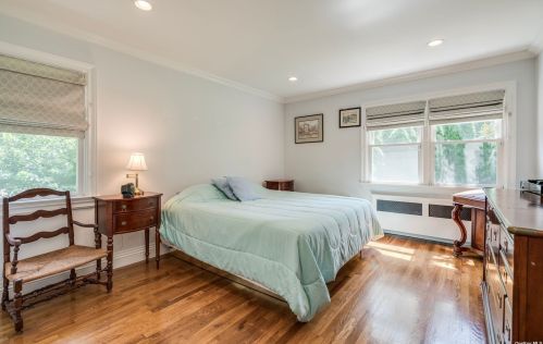 9 Doris Ct, Northport NY  11768-2000 exterior