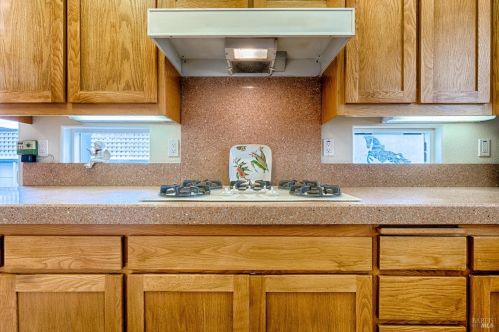 6479 Pine Valley Dr, Santa Rosa CA  95409-5891 exterior