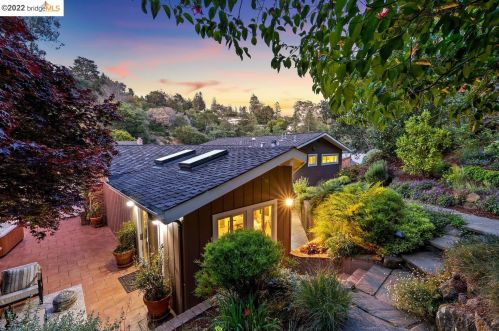 61 Calvert Ct, Oakland CA 94611-3436 exterior