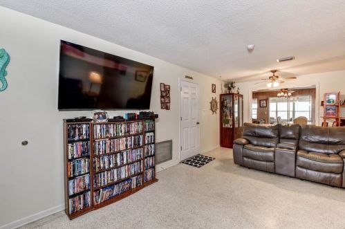 1037 Euclid Ave, Deland, FL 32720-6666
