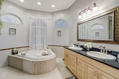 360 15th St, Naples FL  34117-3337 exterior