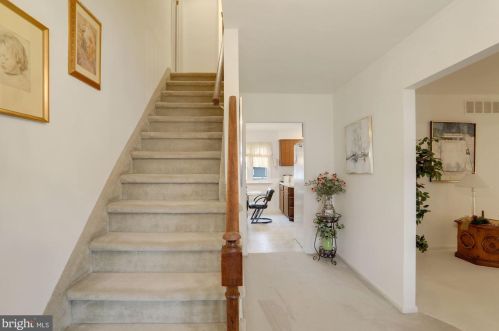 269 St Clair Dr, Mount Laurel, NJ 08054-2922