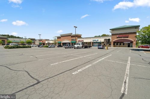 7576 Brunson Cir, Gainesville VA 20155 exterior