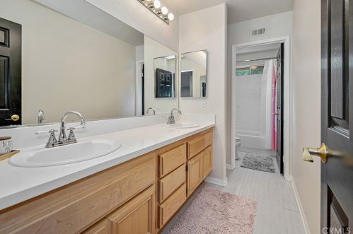 29584 Mammoth Ln, Santa Clarita CA  91387-6216 exterior