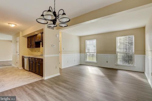 53 Vlg Dr, Collegeville PA  19473-2314 exterior