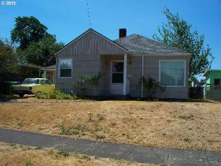 3537 76 Ave, Portland OR  97206-2441 exterior