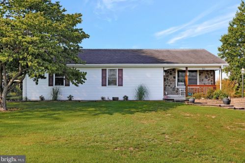 166 Oakville Rd, Lees Cross Roads, PA 17257-9748