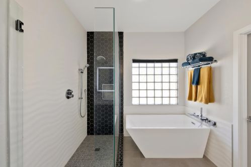 821 Summit Dr, Palm Springs CA  92262-1227 exterior