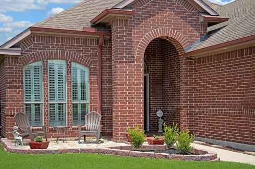 8320 Lake Powell Dr, Nederland, TX 77627-5655