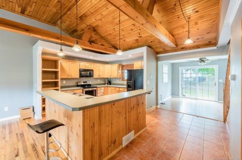 3 Robin St, Waterford CT  06385-2111 exterior