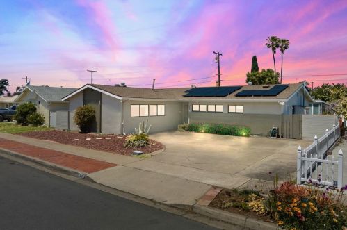 8562 Glenhaven St, San Diego, CA 92123-2135