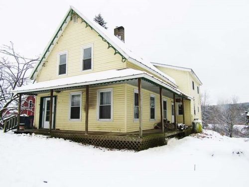 106 Central St, Sheldon, VT 05483-9667
