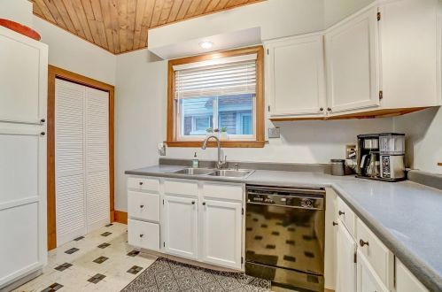 2340 Glenside Ave, Cincinnati OH 45212-1252 exterior