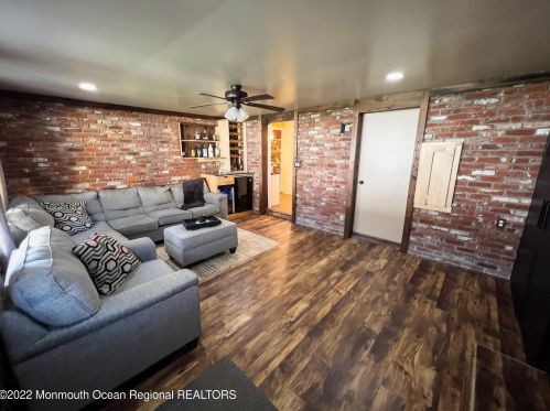 475 Toms River Rd, Jackson Twp NJ  08527-3722 exterior