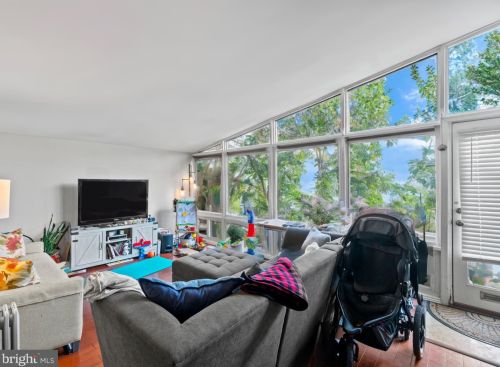 706 Geranium St, Washington, DC 20012-1834