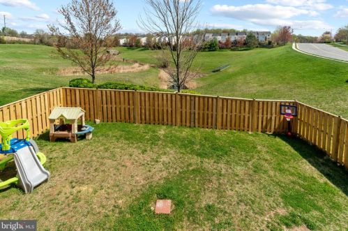 317 Baish Dr, Leesburg VA 20175-6149 exterior