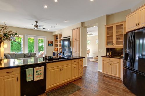 19 Orleans Rd, Rancho Mirage CA  92270-2714 exterior