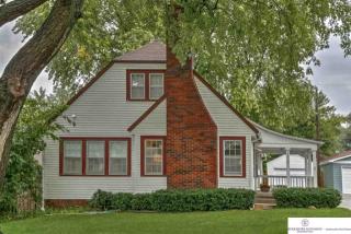 5812 Pierce St, Omaha, NE 68106-1649