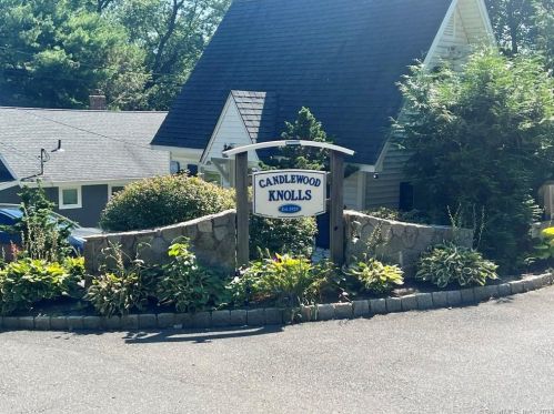 1 Bch Dr, Danbury CT  06812-3425 exterior