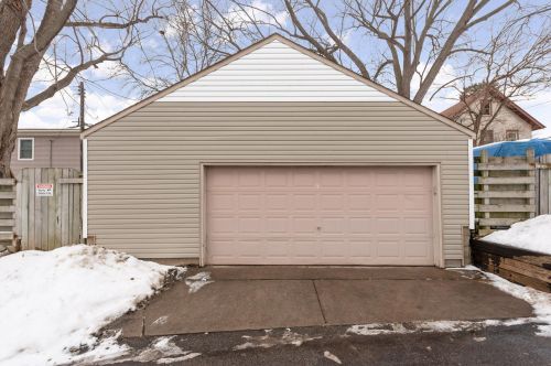 1041 6 St, Saint Paul MN 55106-4609 exterior