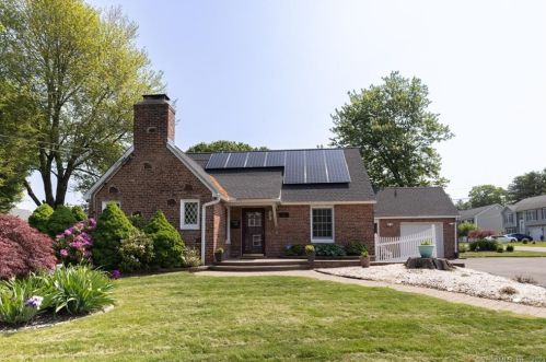 61 Beach St, New Britain CT  06053-2323 exterior