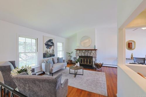 142 Loder Rd, Yorktown Hgts NY  10598-3911 exterior