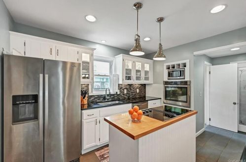 14 Oak Ave, Highland Falls NY  10928-1305 exterior