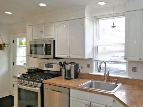 126 6th St, New Rochelle NY  10803-1322 exterior