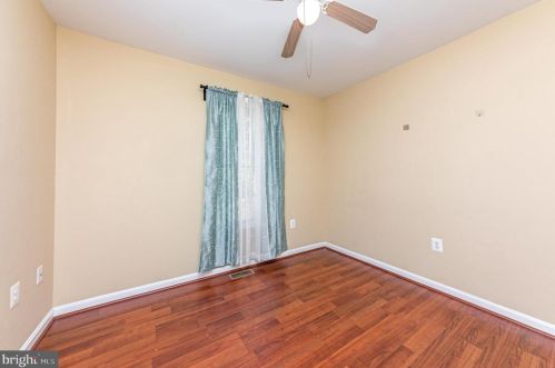 302 Land Or Dr, Ruther Glen VA  22546-1241 exterior